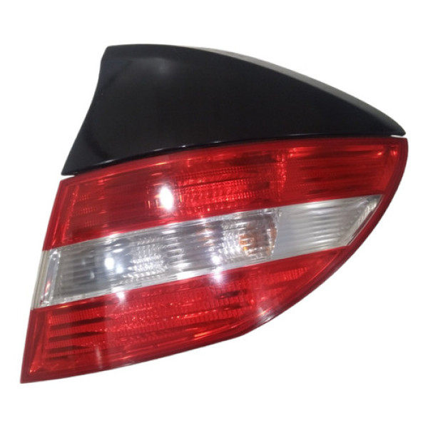 Lanterna Traseira Lado Esquerdo Mercedes Clc 200 2008 A 2011