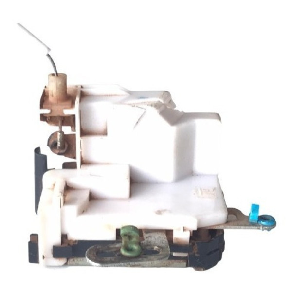 Fechadura Manual Com Detalhe Dianteira Esquerda Celta Prisma