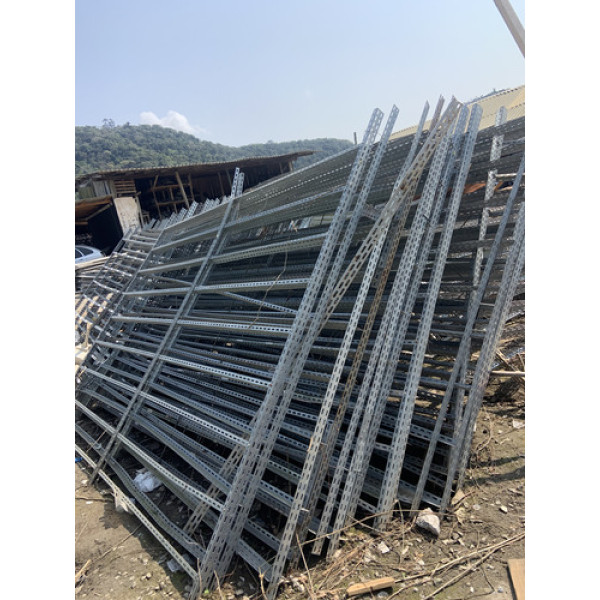 10 Barras De Aço Perfurada Industrial / Bancada / Estantes