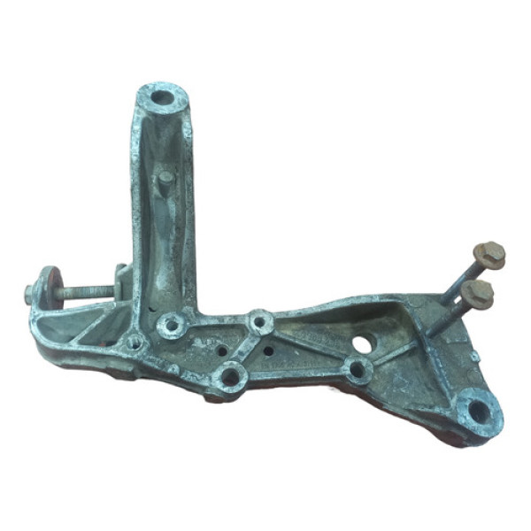 Suporte Bandeja Dianteira Direita Vw Jetta 2007 A 2010